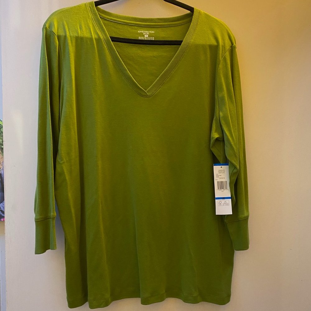 New V-neck Jones New York top